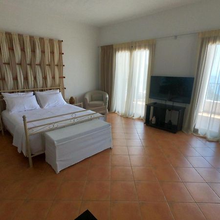 Horizon Studios With Sea View - Free Parking Глоса Екстериор снимка