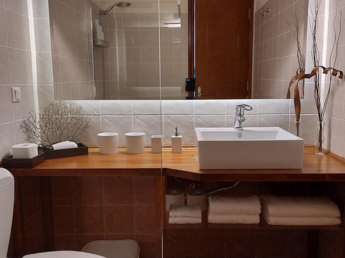 Horizon Studios With Sea View - Free Parking Глоса Екстериор снимка