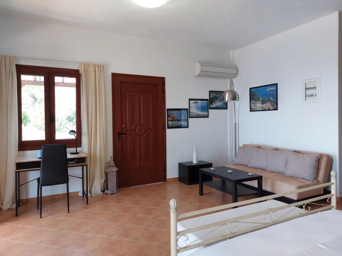 Horizon Studios With Sea View - Free Parking Глоса Екстериор снимка