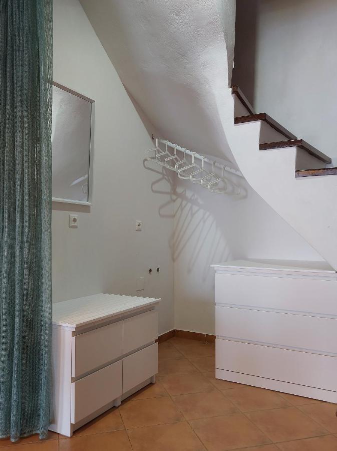 Horizon Studios With Sea View - Free Parking Глоса Екстериор снимка