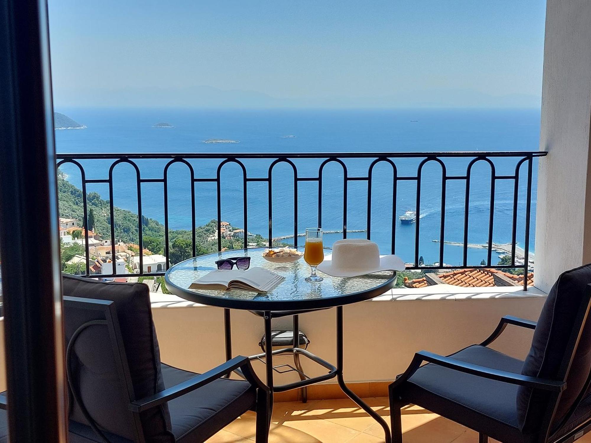 Horizon Studios With Sea View - Free Parking Глоса Екстериор снимка
