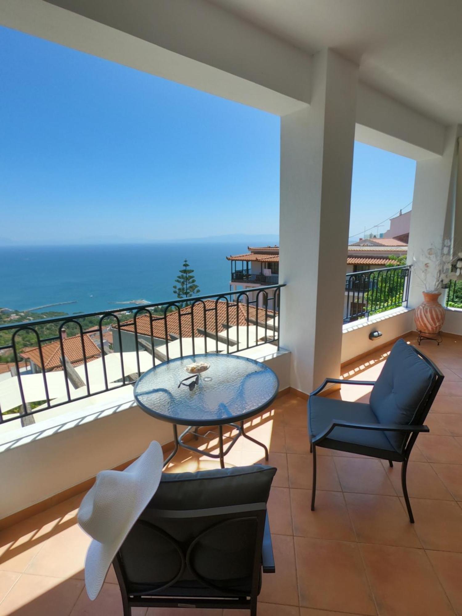 Horizon Studios With Sea View - Free Parking Глоса Екстериор снимка